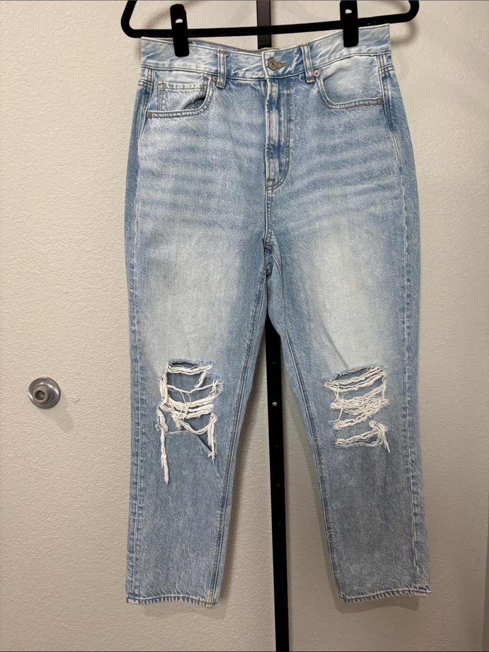 American Eagle Mom Jeans medium to Light Blue wash Distressed at the knees